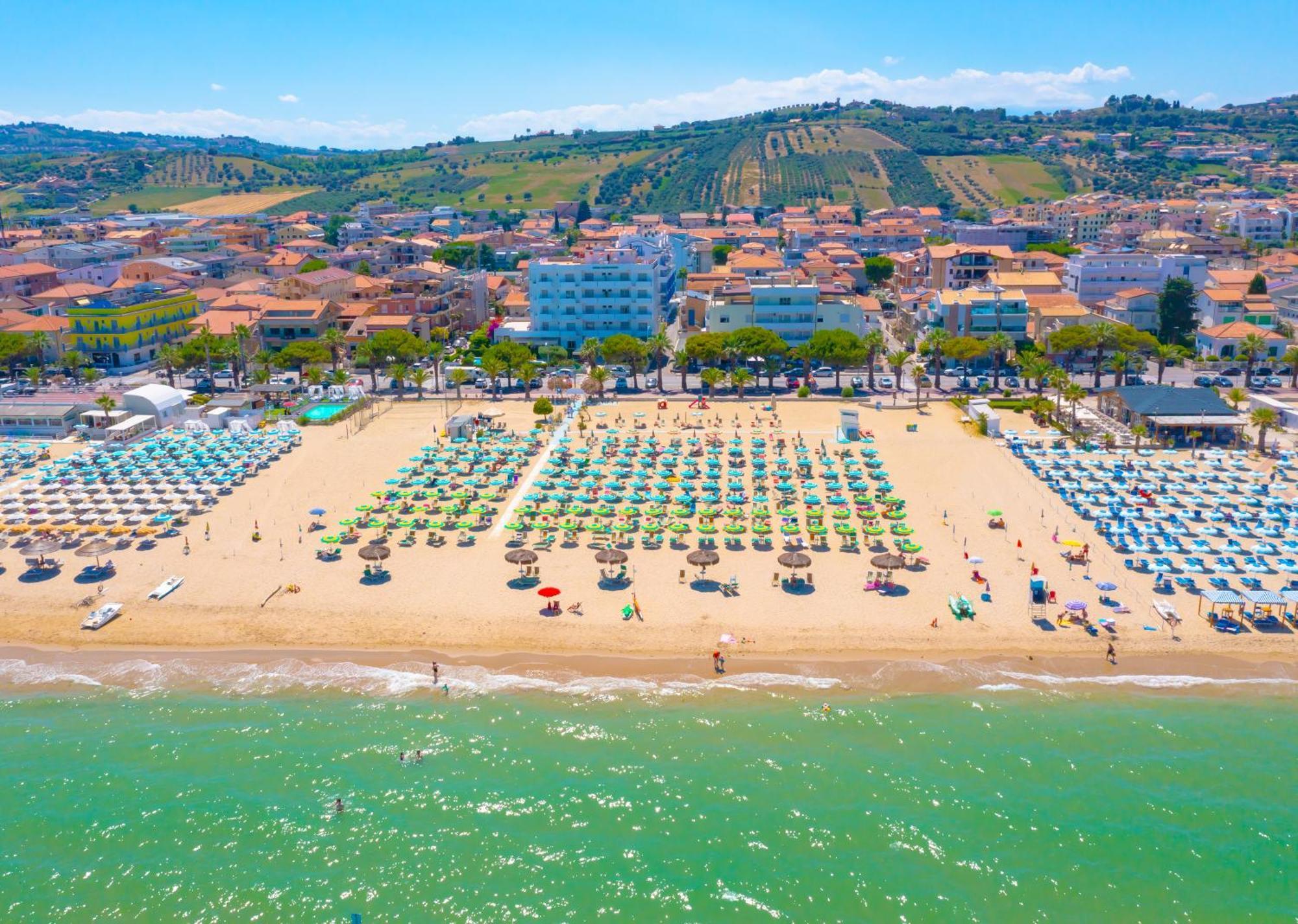 Residence Abruzzo Resort Tortoreto Екстериор снимка