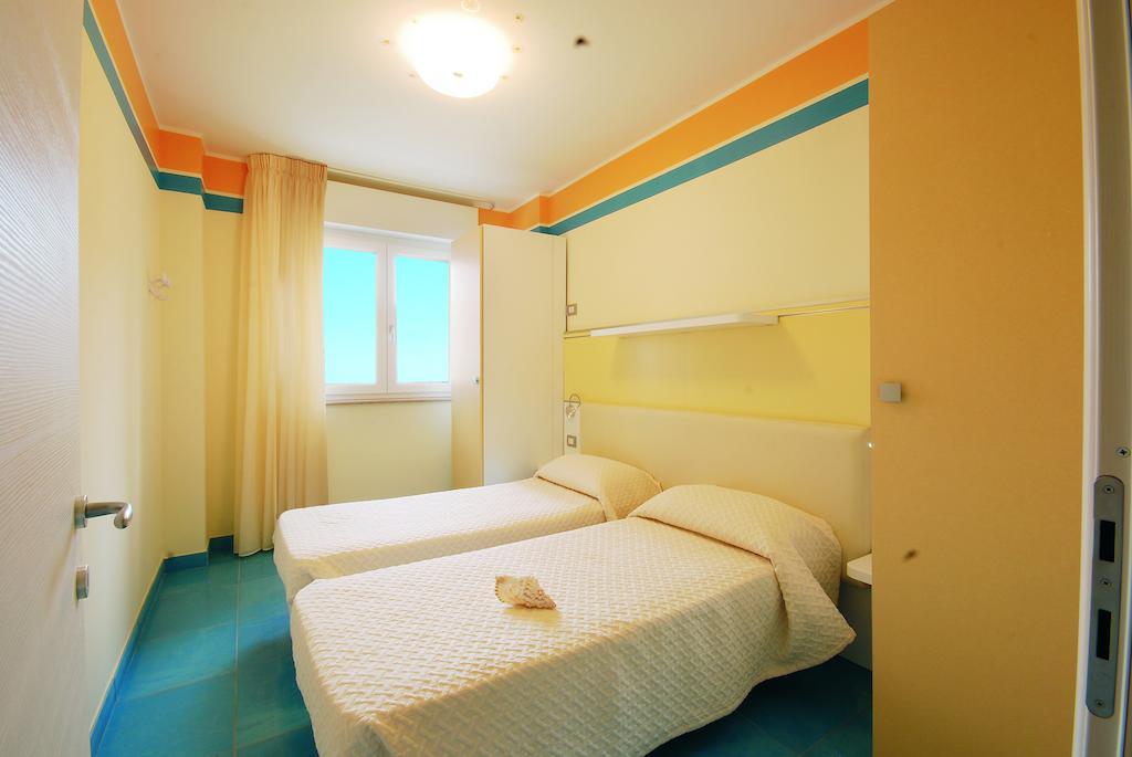 Residence Abruzzo Resort Tortoreto Стая снимка