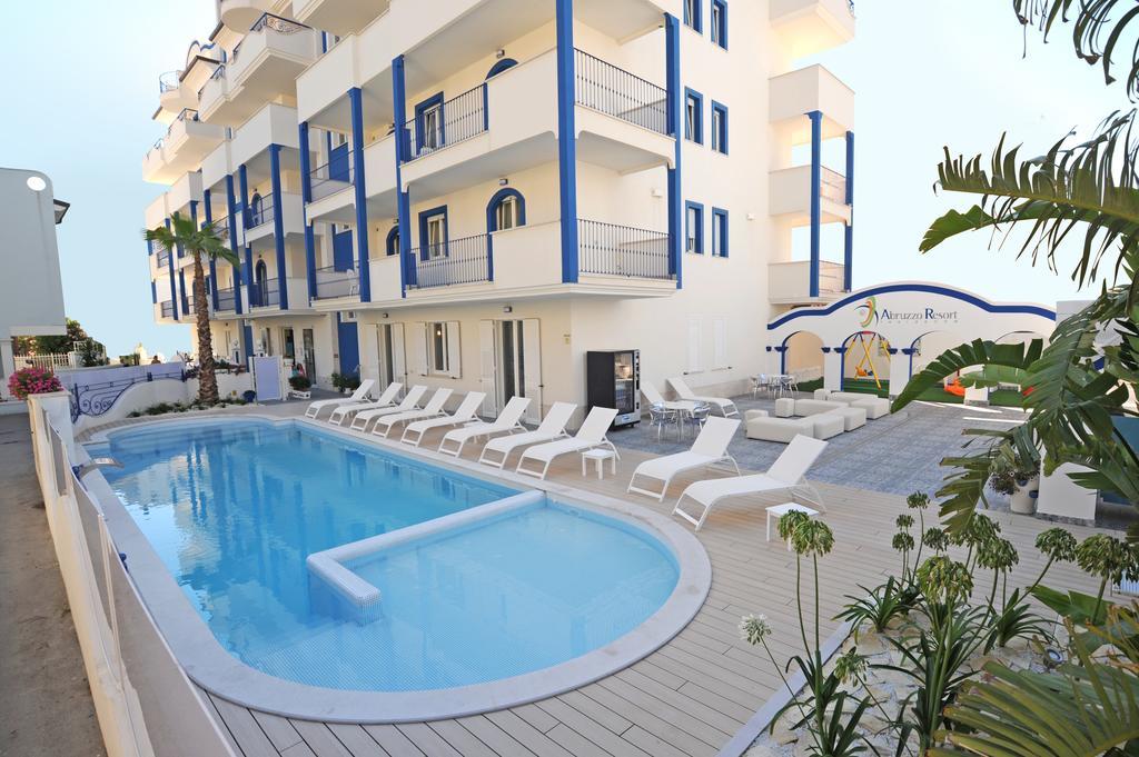 Residence Abruzzo Resort Tortoreto Екстериор снимка
